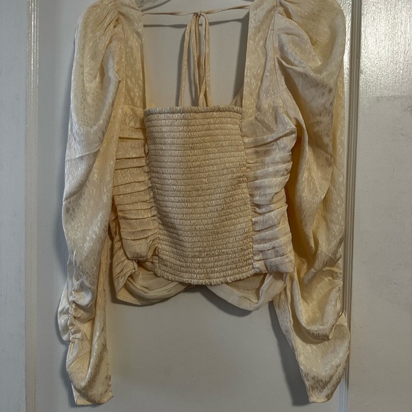 ASTR Cream Ruched Women's Top - Picture 3 of 5